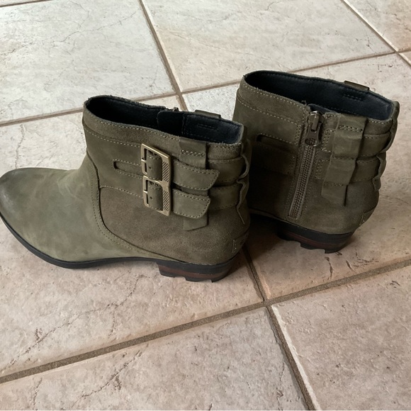 Sorel ankle boots, size 8, deep olive green - Picture 4 of 10